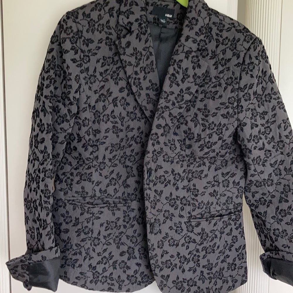 Pretty Black jacket like new